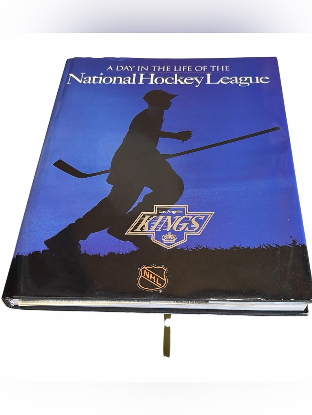 🔥 1996 A Day in the Life of NHL LA Kings Hardcover Signed Rob Blake🔥